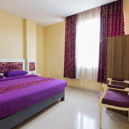 Wijaya Imperial Hotel Baturetno Extérieur photo
