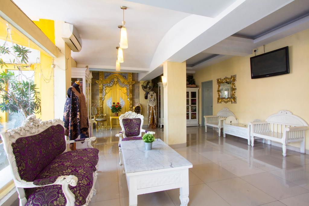 Wijaya Imperial Hotel Baturetno Extérieur photo