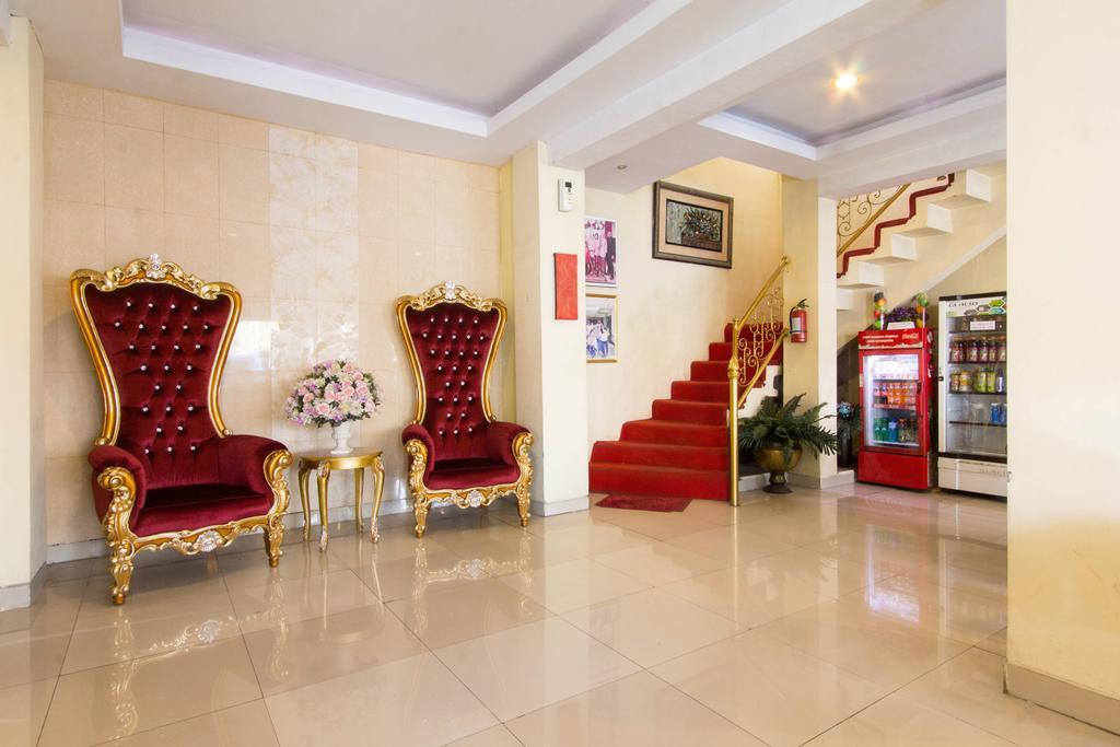 Wijaya Imperial Hotel Baturetno Extérieur photo