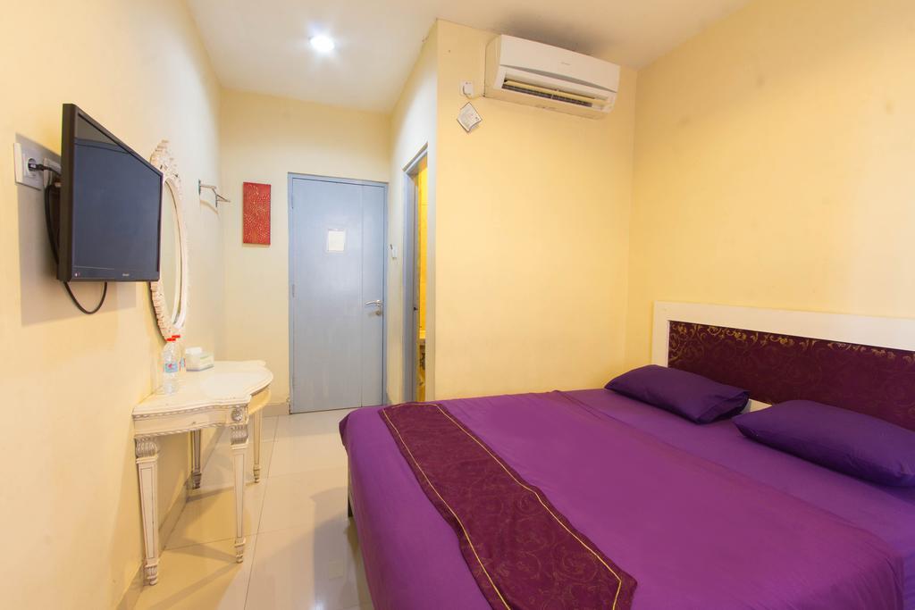 Wijaya Imperial Hotel Baturetno Extérieur photo