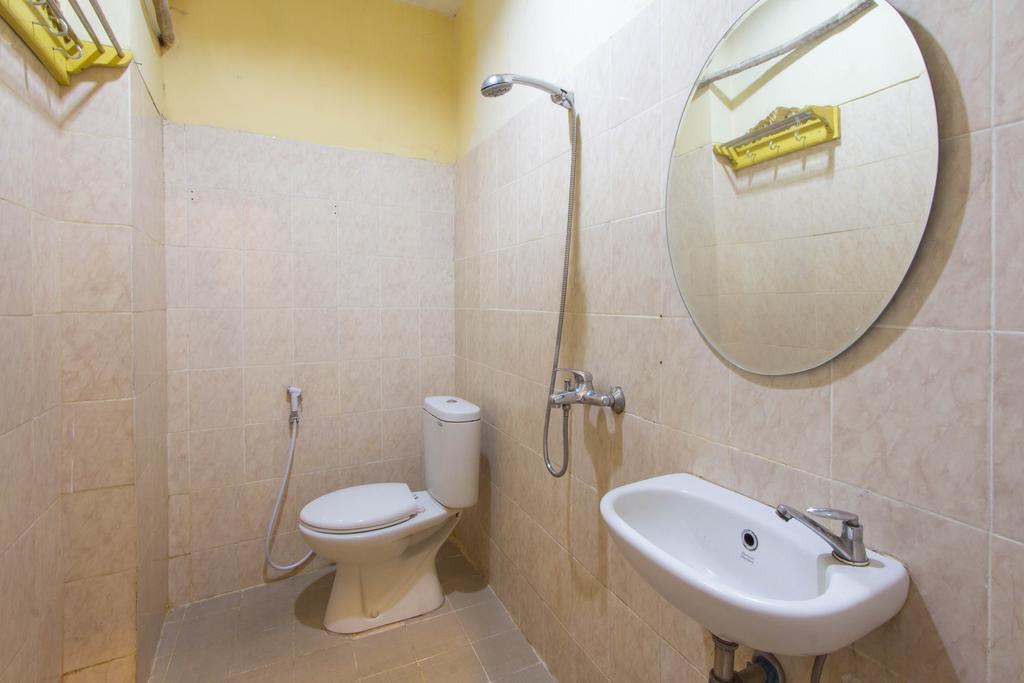 Wijaya Imperial Hotel Baturetno Chambre photo